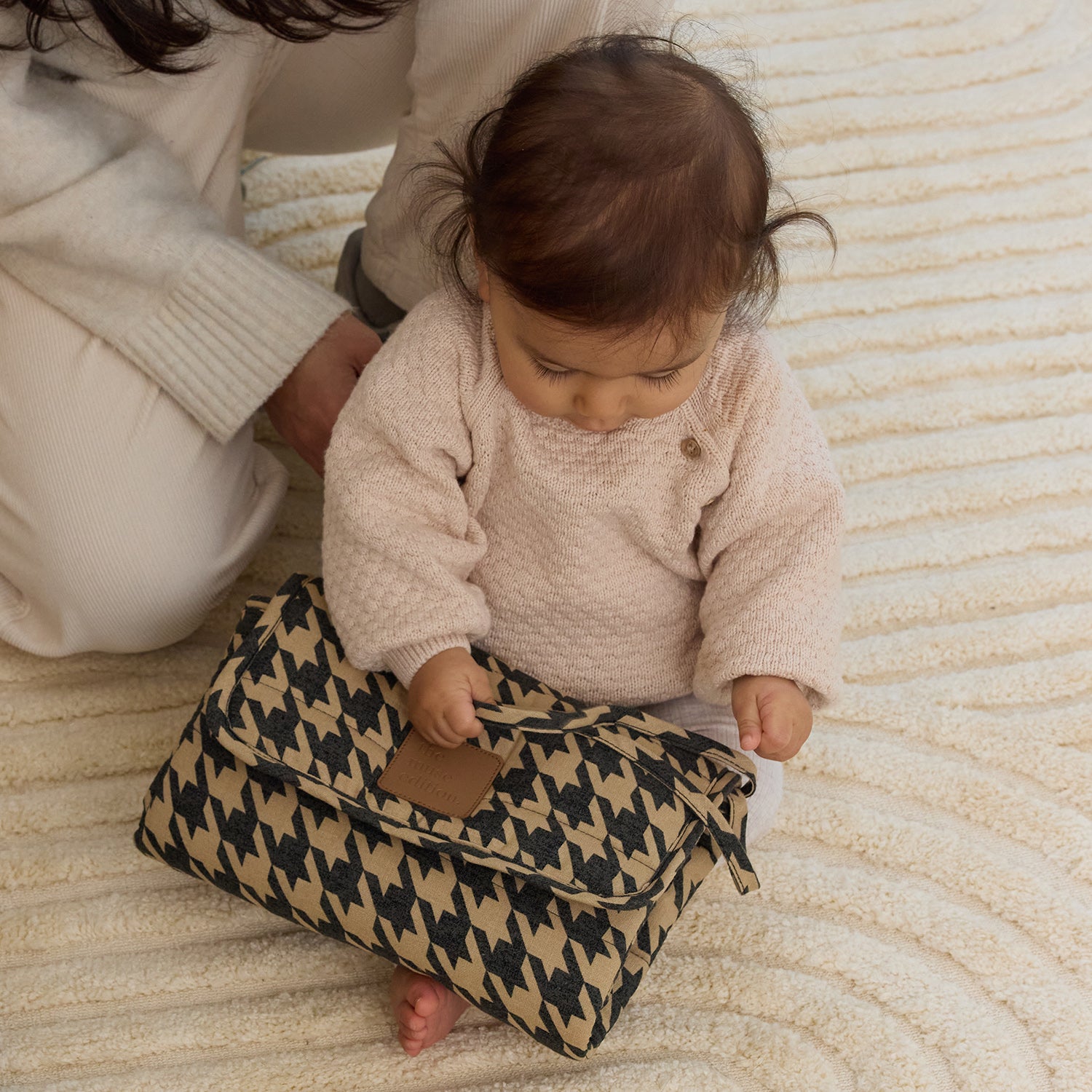 Black Houndstooth Linen Change Mat