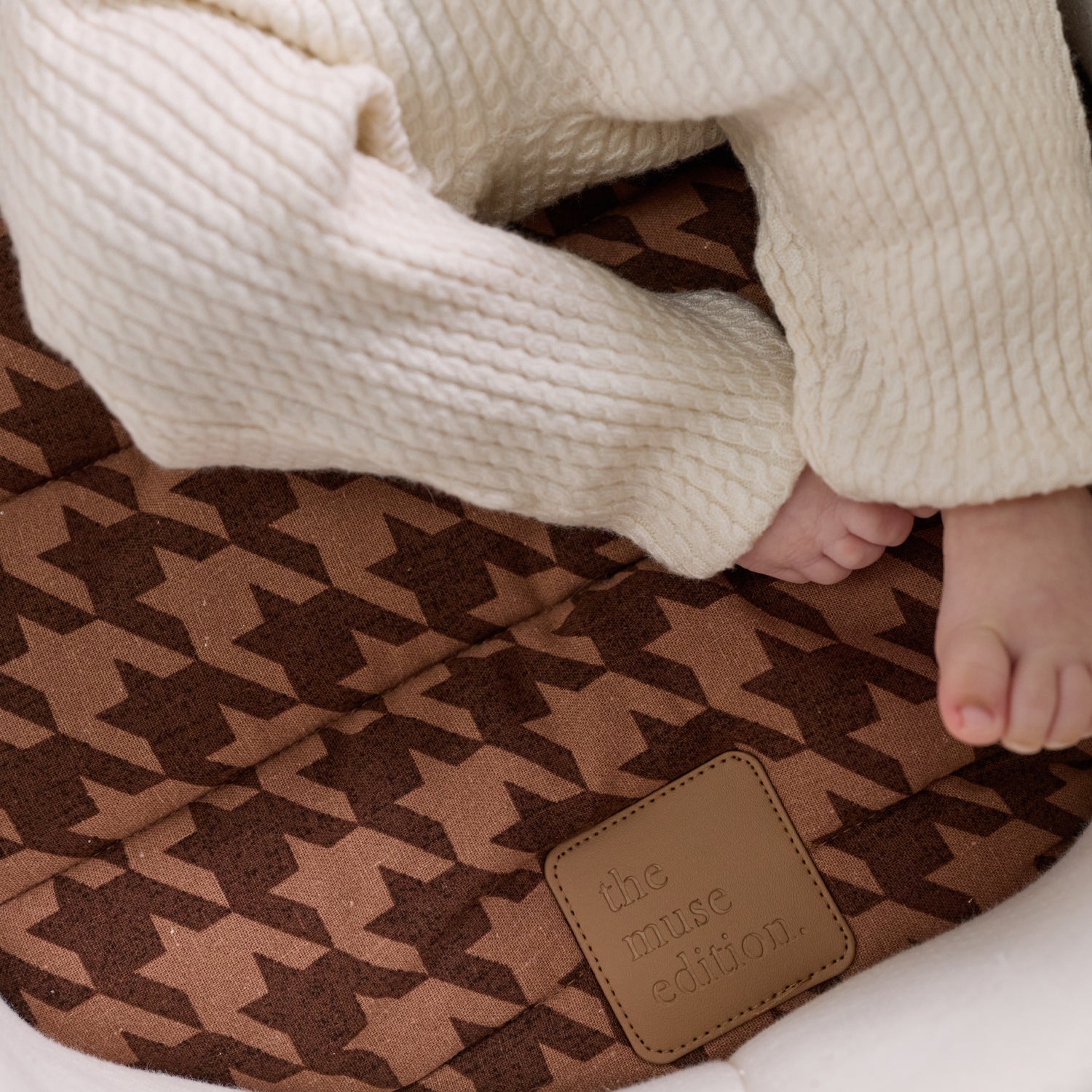 Cocoa Houndstooth Universal Linen Bassinet Liner